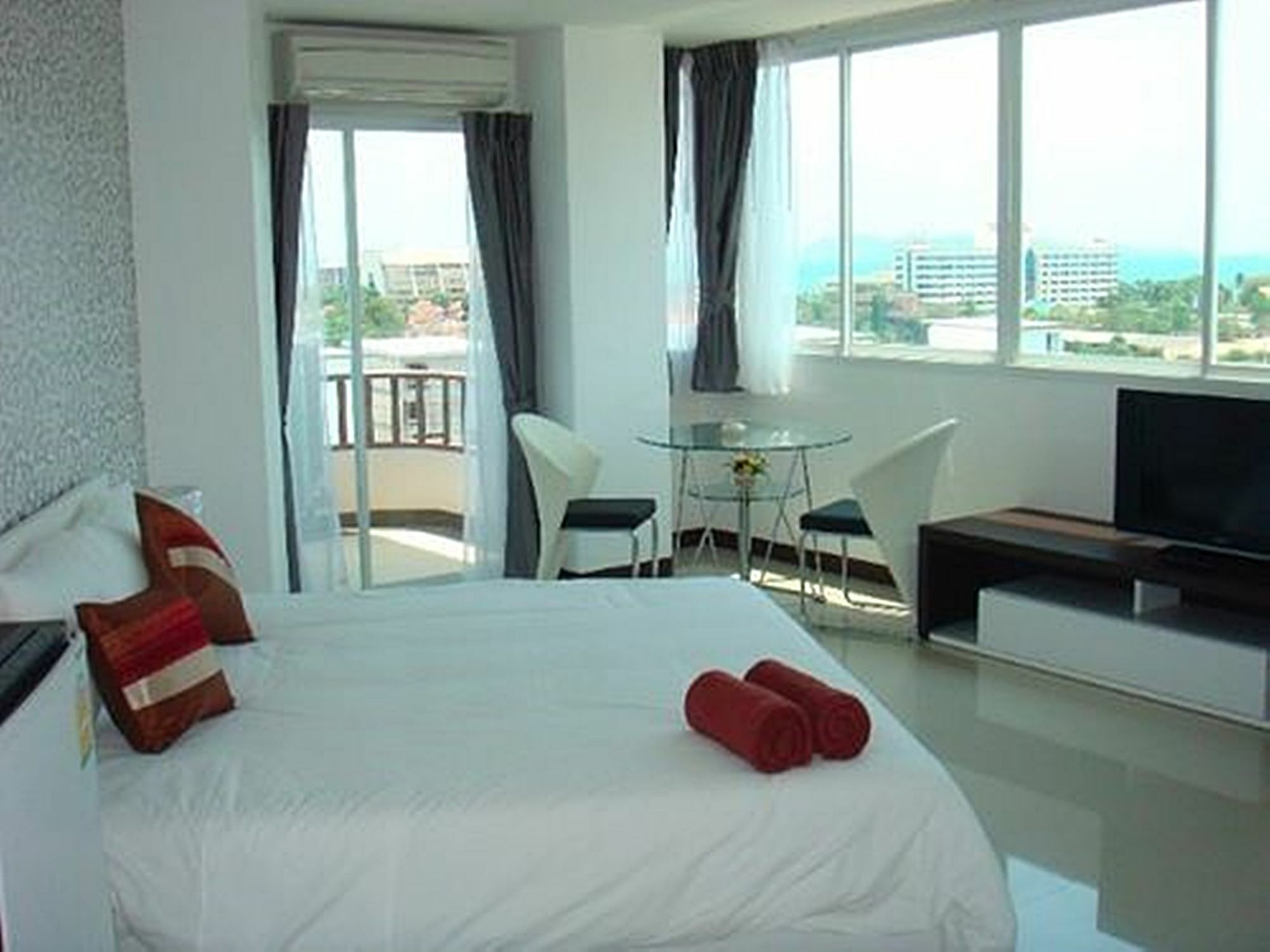 Grand Residence Jomtien Экстерьер фото