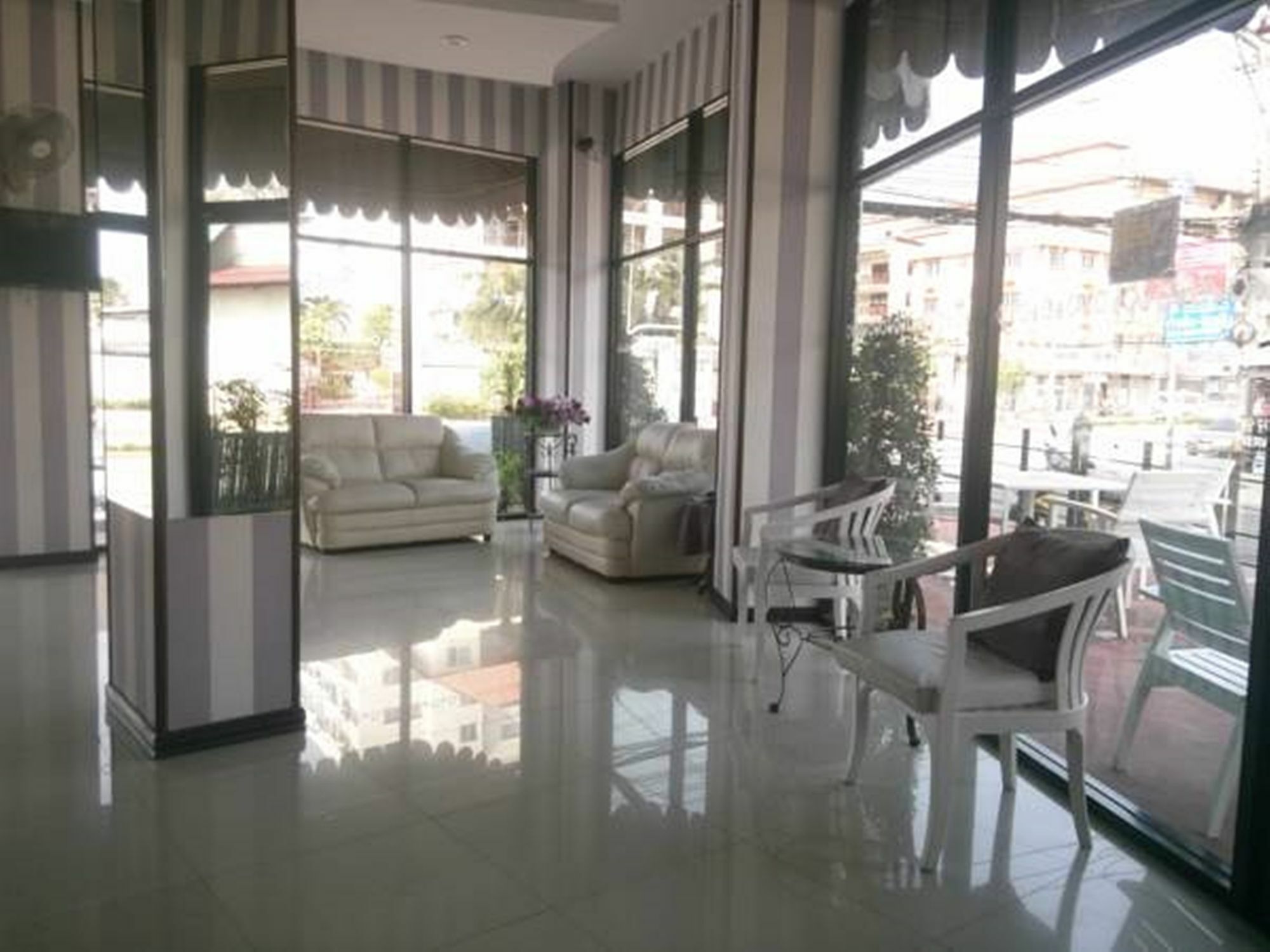 Grand Residence Jomtien Экстерьер фото